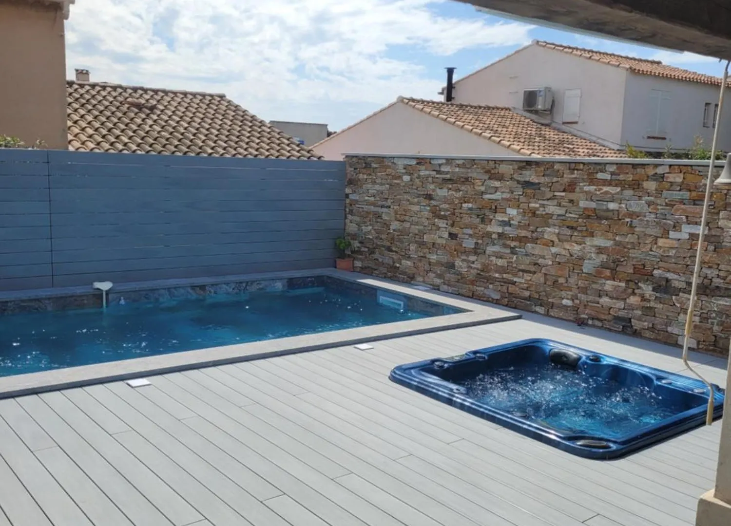 Tres Belle Villa A 100M De La Plage, Piscine , Jacuzzi, Terrasse En Composite Sausset-les-Pins France
