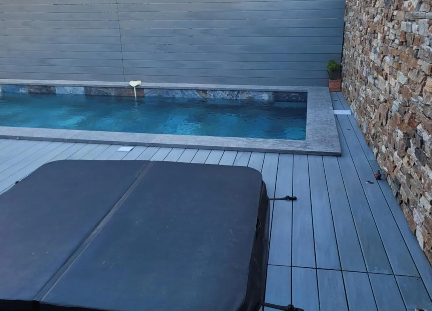 Tres Belle Villa A 100M De La Plage, Piscine , Jacuzzi, Terrasse En Composite Sausset-les-Pins