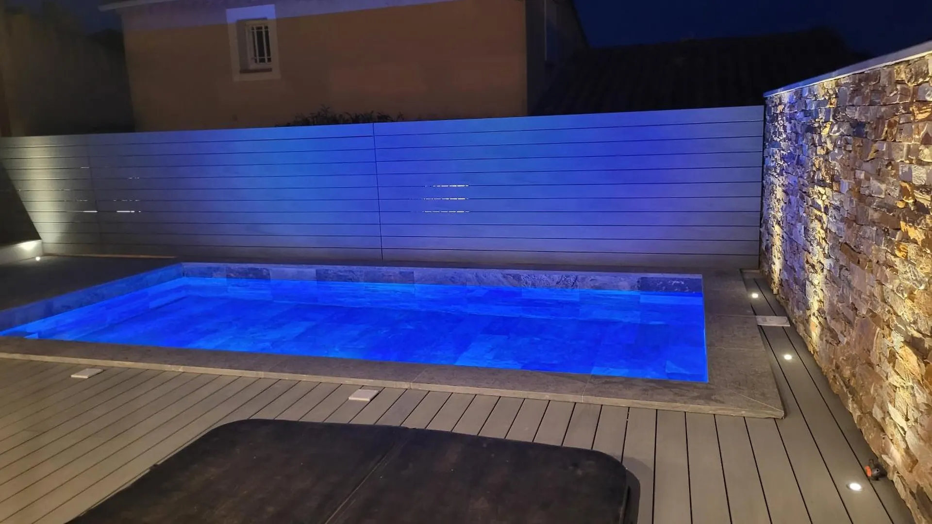 Tres Belle Villa A 100M De La Plage, Piscine , Jacuzzi, Terrasse En Composite Sausset-les-Pins